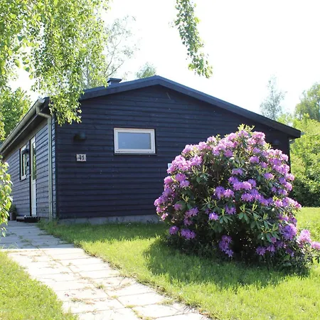 Beautiful In With 2 Bedrooms And Wifi *