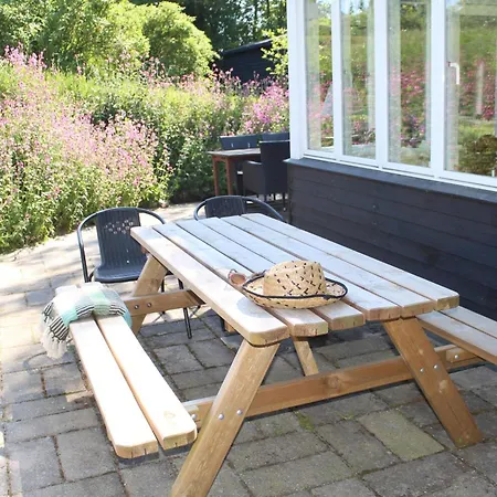 Beautiful In With 2 Bedrooms And Wifi Holiday home